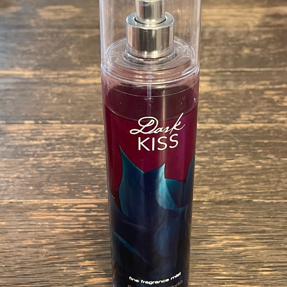 Bath & Body Works Dark Kiss